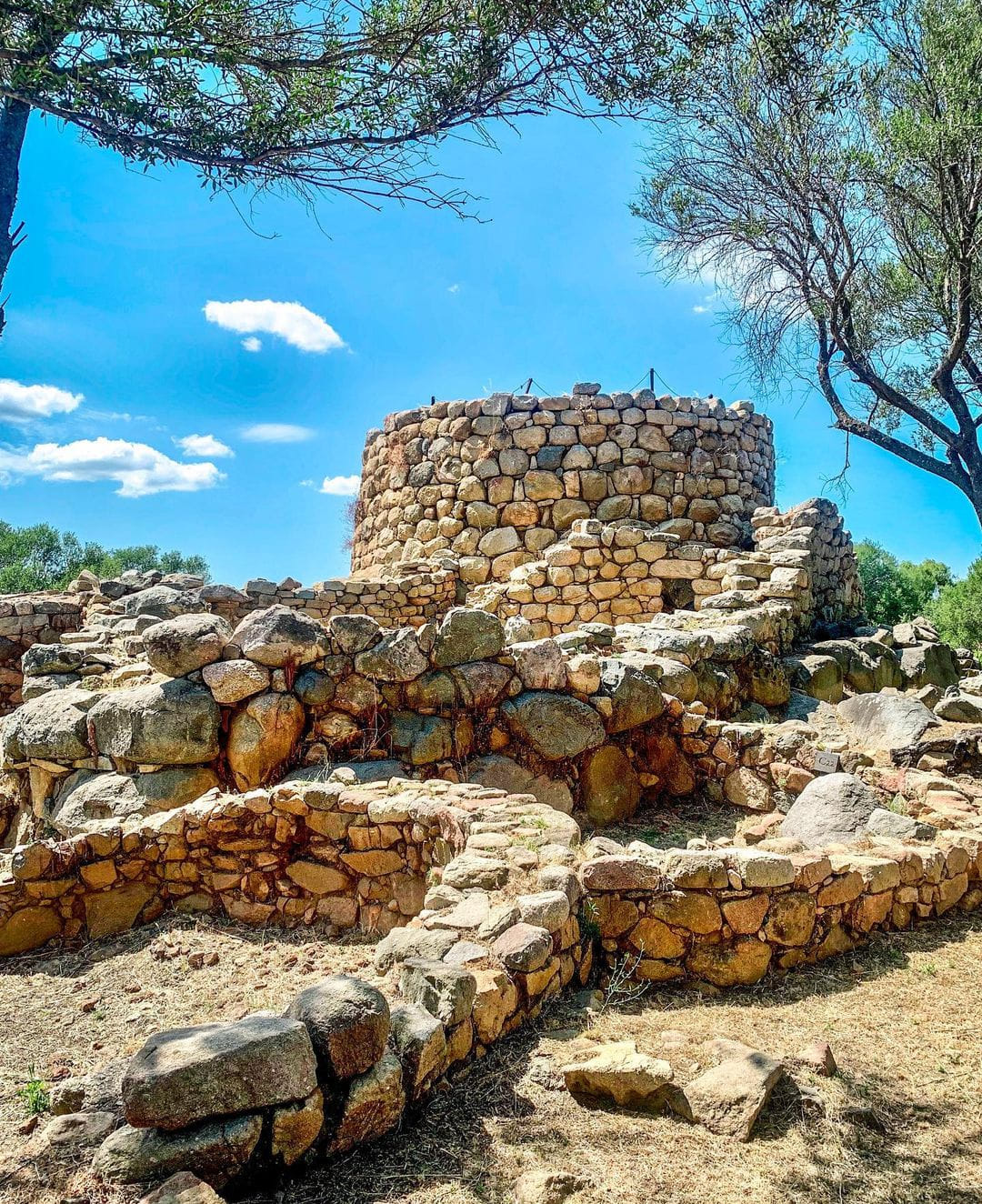 Tombe di Giganti Nuraghi Necropoli Tempietto